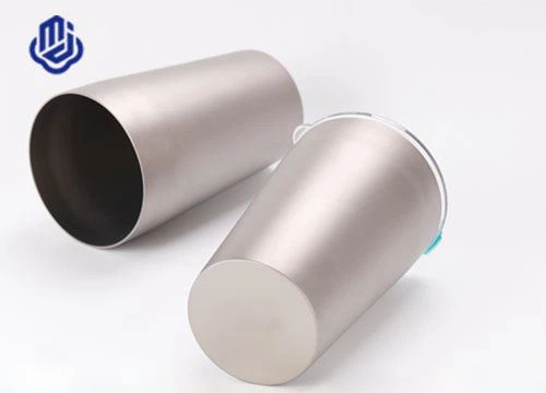 Cangkir Bir Titanium Lapisan Ganda